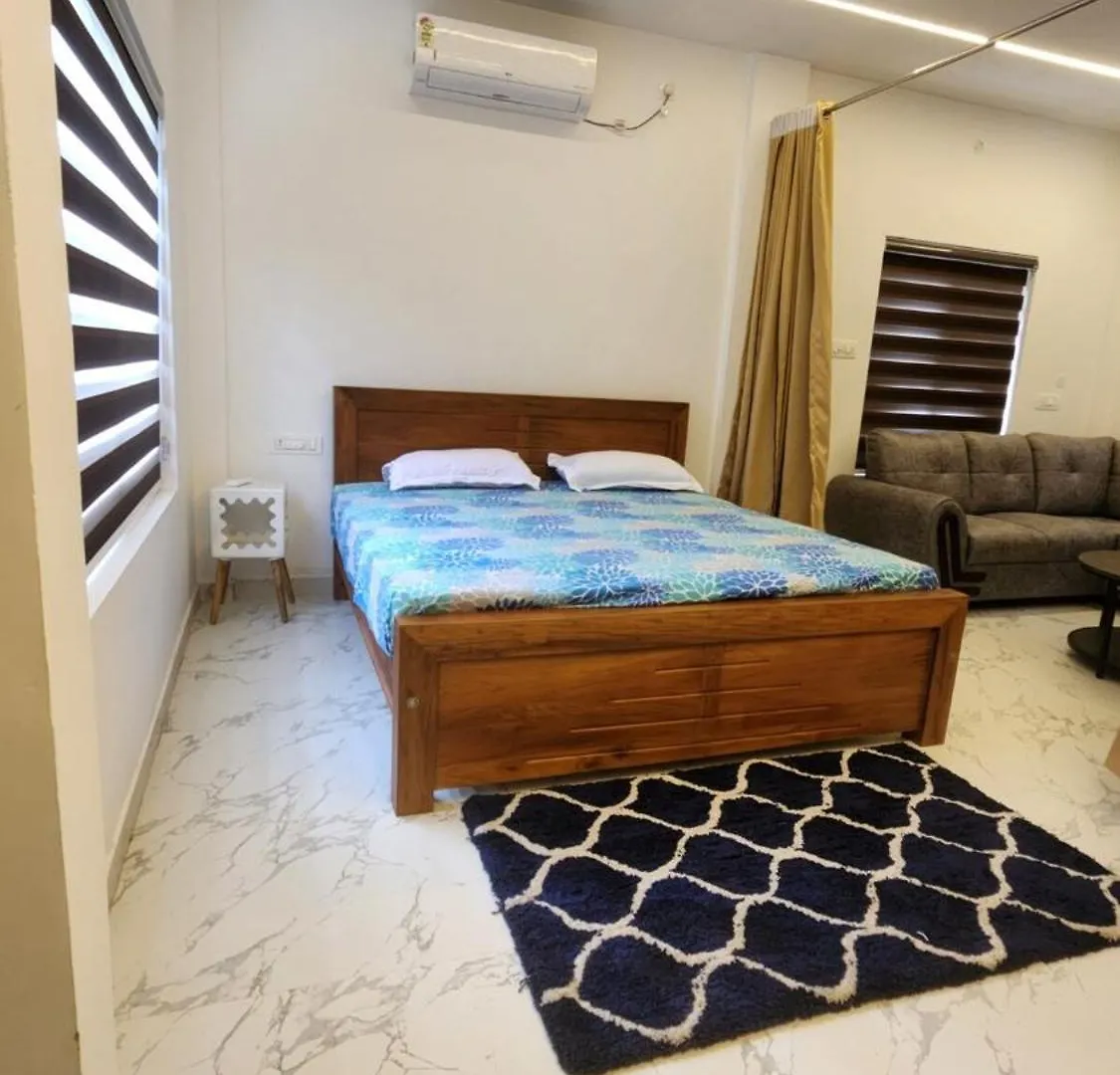 Beez Den Private Pool Villa Alappuzha India